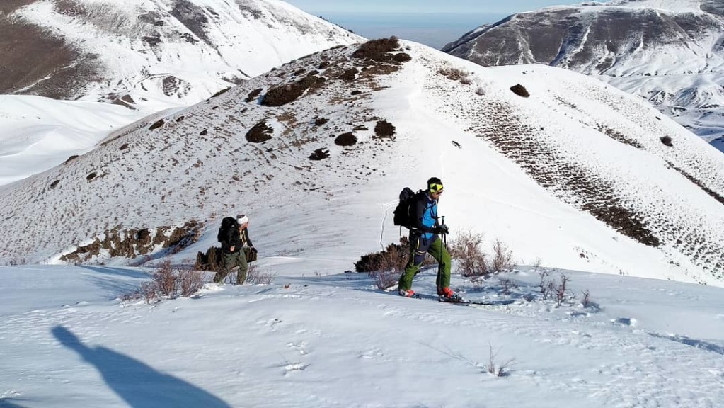 8+ Best Snowshoeing Pants of 2023 Reviews & Buying Guide