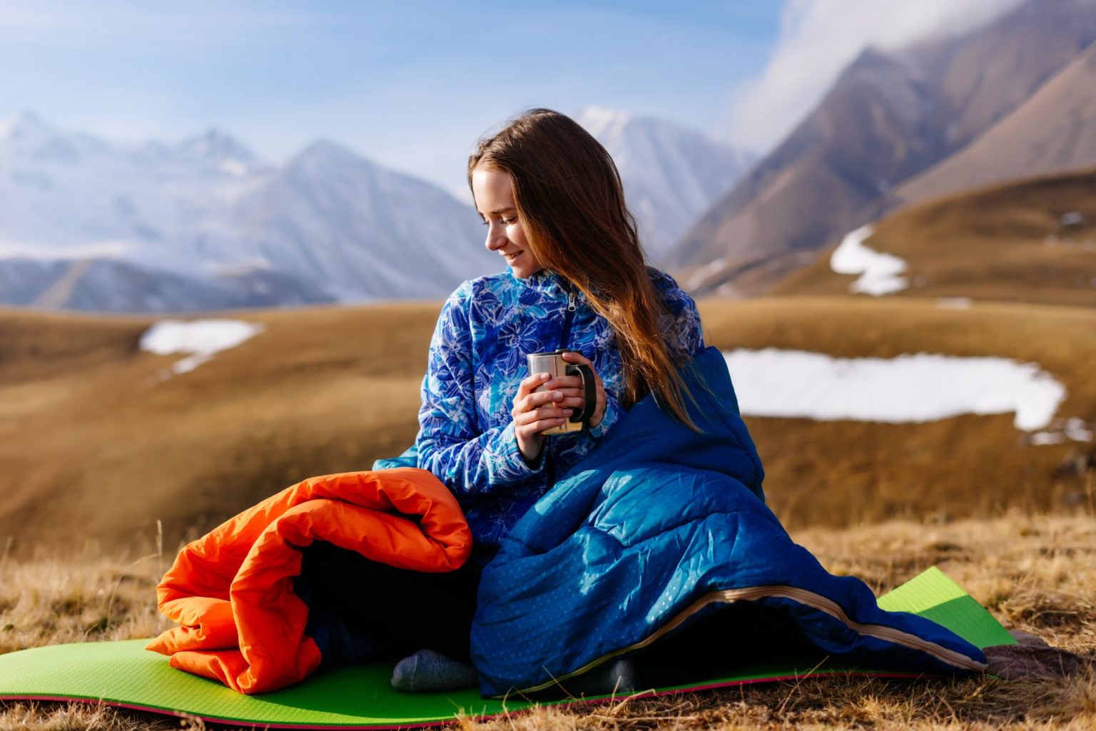 Quilt vs. Sleeping Bag Differences and Pros & Cons (2022)